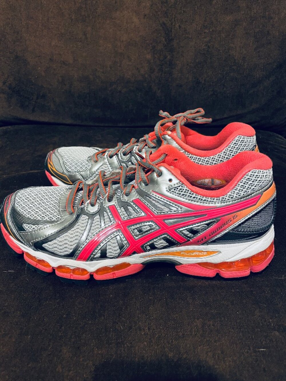 Mint condition Asics GEL Nimbus 15 Silver Grey Salmon Pink Womens 7.5 US 39 EUR